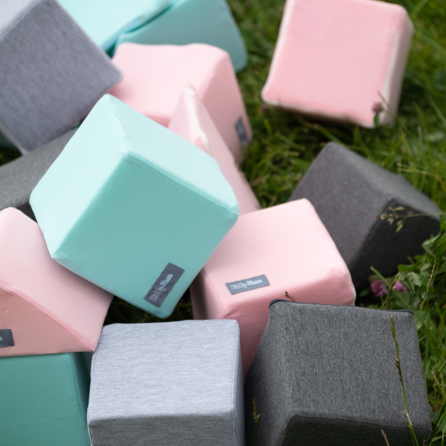 KiddyMoon Soft Foam Cubes Building Blocks 14cm for Children Multifunctional  Foam Construction Montessori Toy for Babies, Certified Made in The EU,  Cubes: Light Grey-Mint